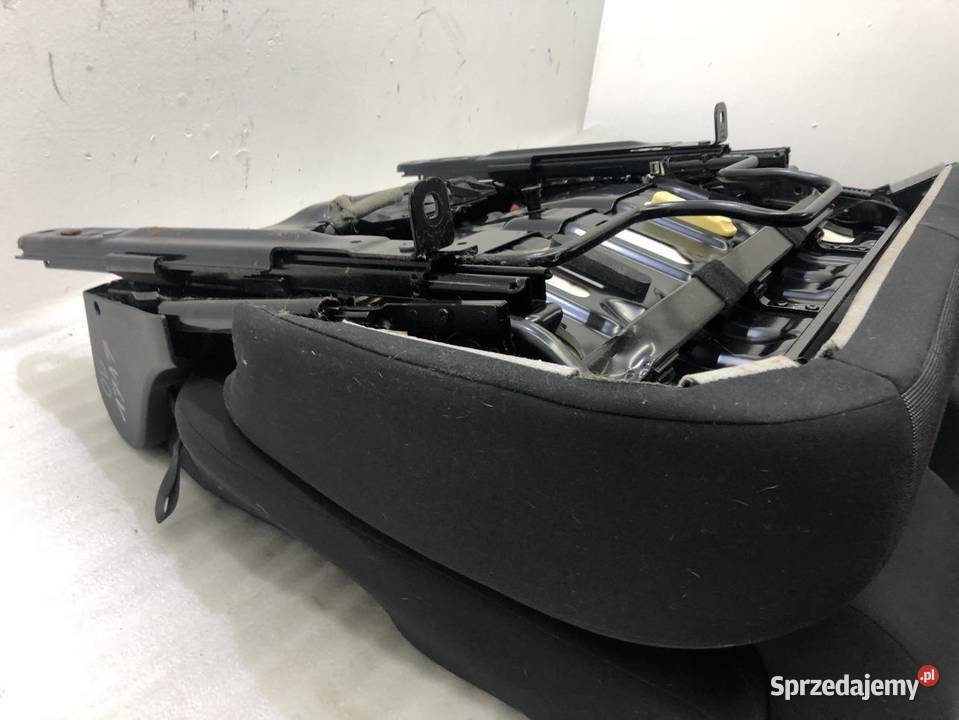 FOTEL LEWY TYŁ VW TIGUAN 5N