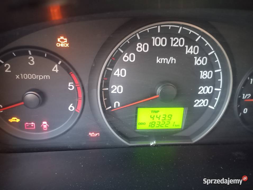 Samochód ciężarowy HYUNDAI H1 Rok produkcji 2008 Pośrednik