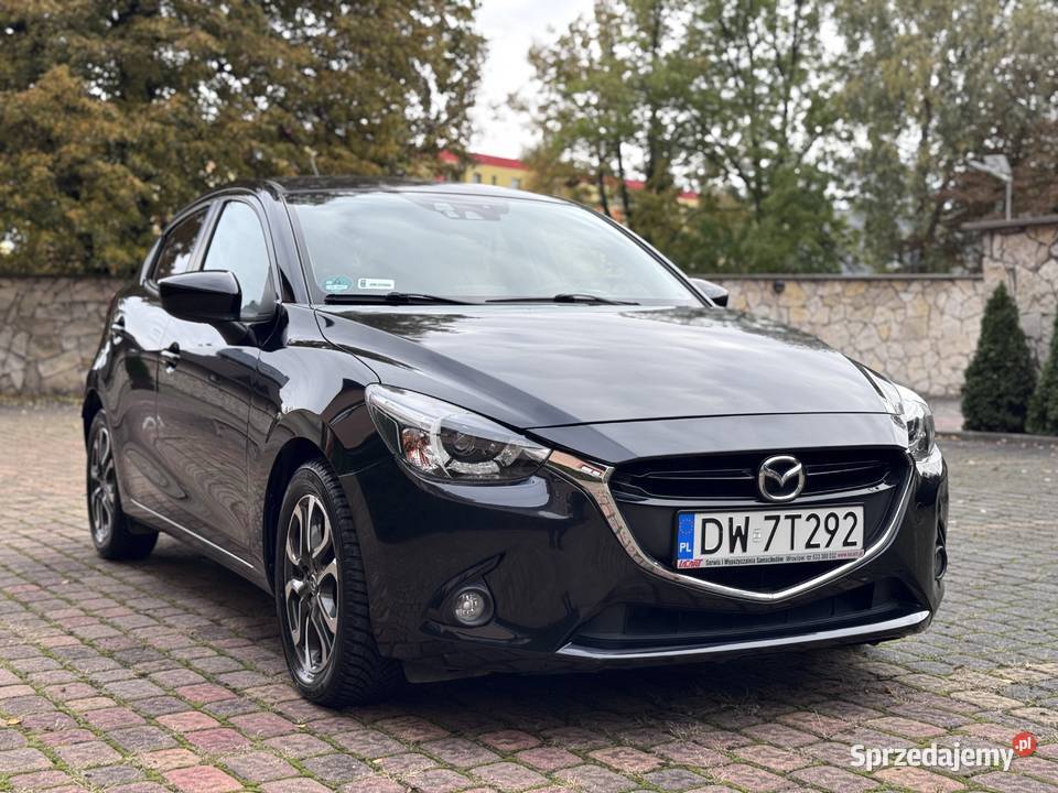 15 SKYACTIV Wyposażenia WHITE EDITION Mały Zawiercie