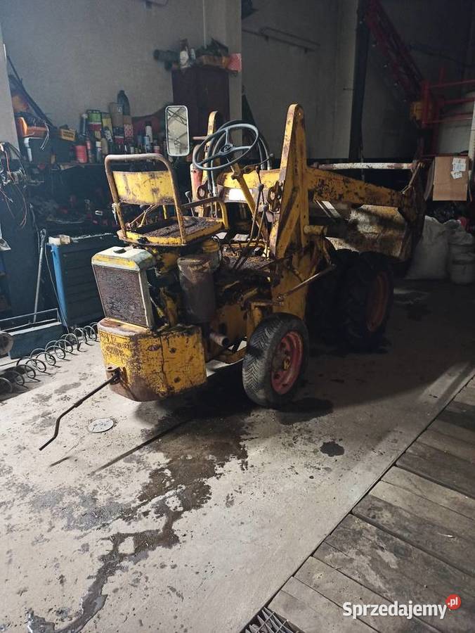 Ładowarka Derruppe 400 wózek widłowy zabytek wielkopolskie Lucynowo