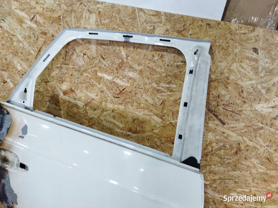 DRZWI PRAWY TYŁ AUDI Q3 8U LY9K 20112018 DO osobowe śląskie