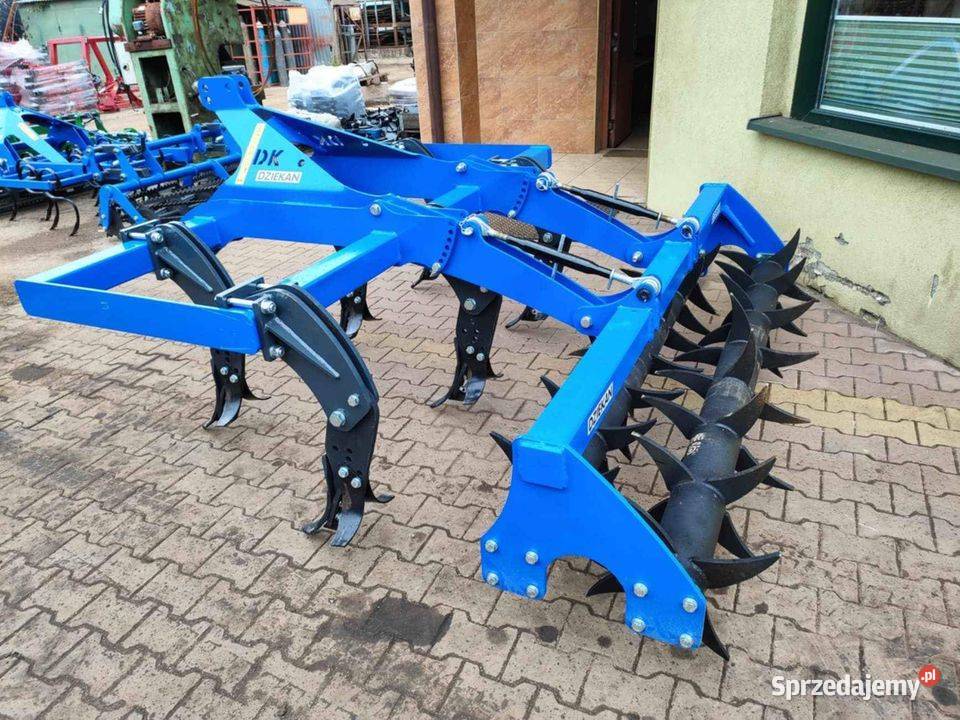 Pług dłutowy MPirat z wałem kolczatkowym Nysa