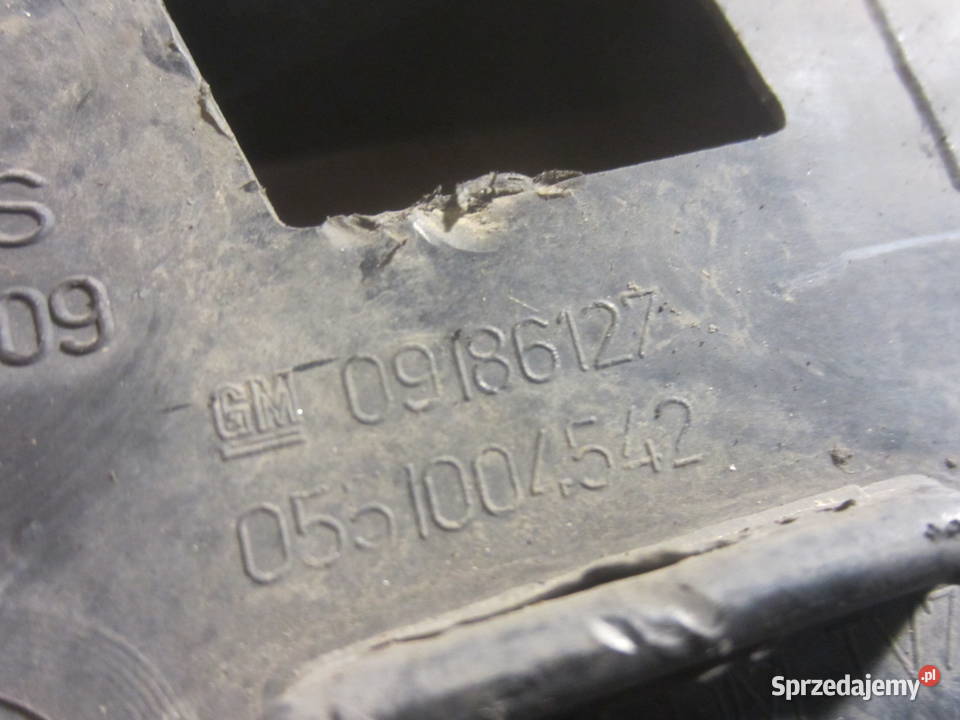 Kratka zaślepka zderzaka lewa Opel Vectra C
