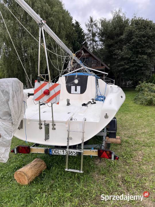 Jacht żaglowy Micro Jumper 550 Dominice