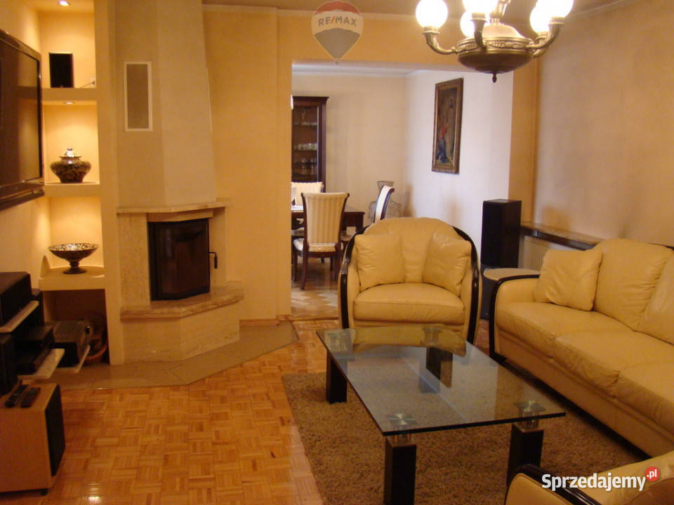 Kompleks handlowomieszkalny z częścią sprzedam