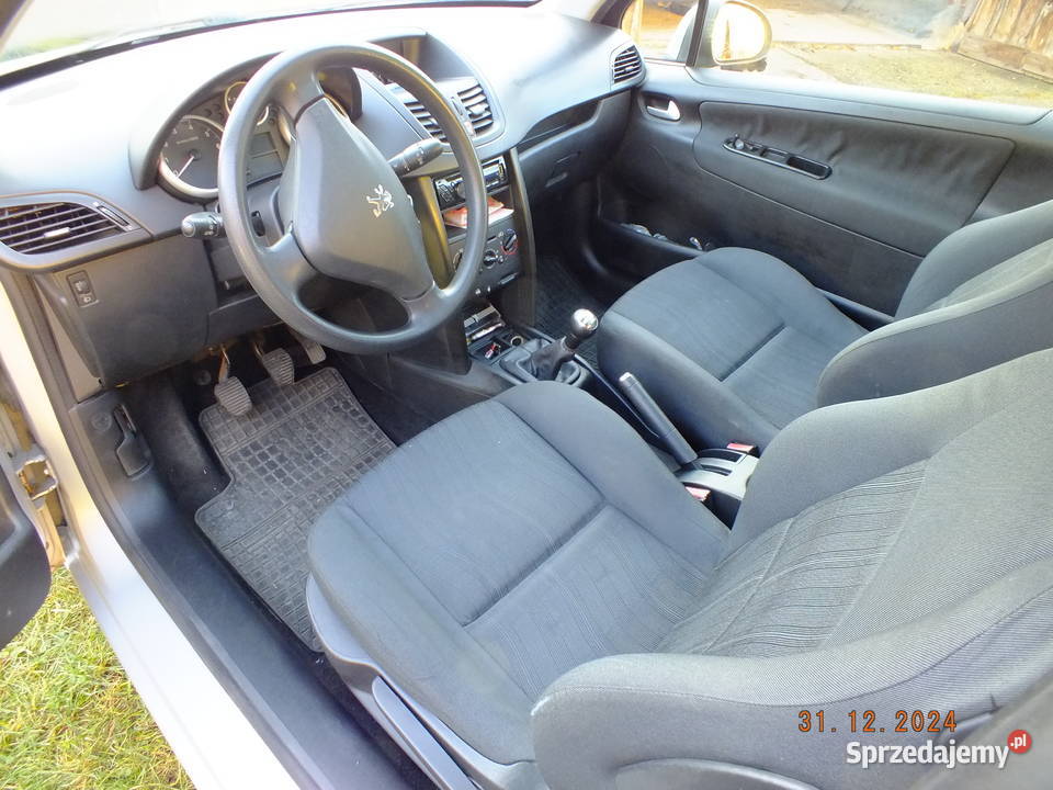 PEUGEOT 207 14 16V 88 benzyna prywatne Rok produkcji 2006 Brójce sprzedam