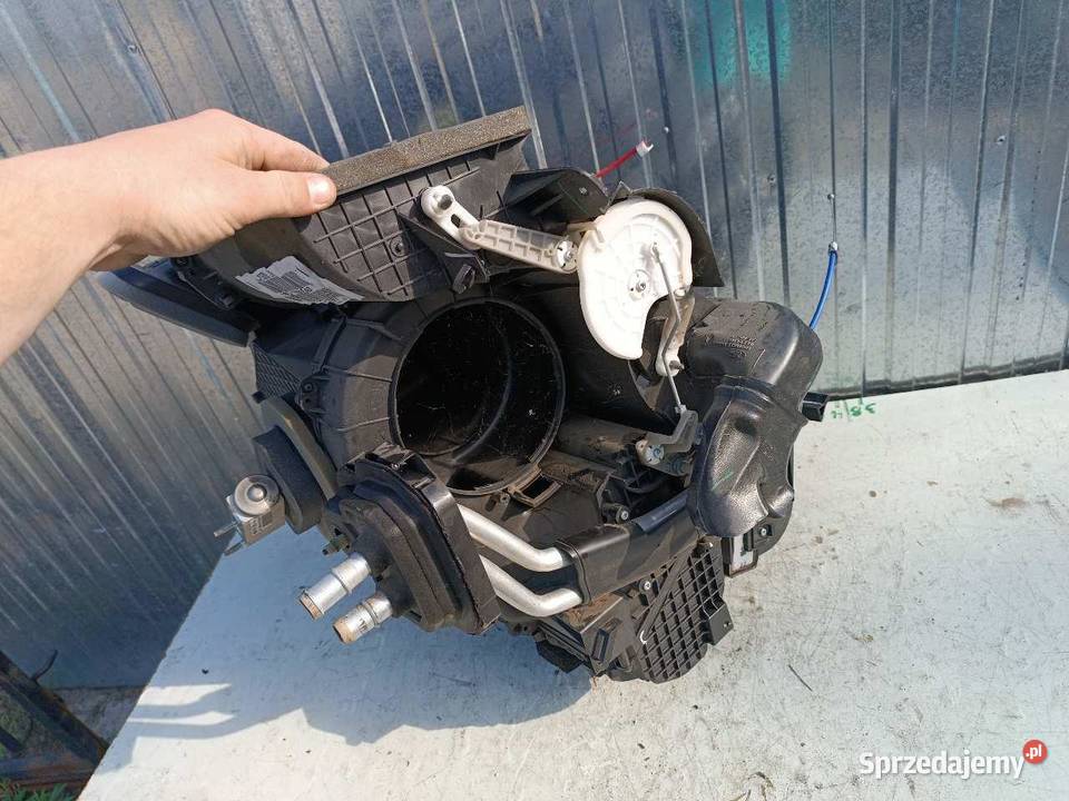 NAGRZEWNICA KLIMA FORD FIESTA MK7 C1B119B555AD