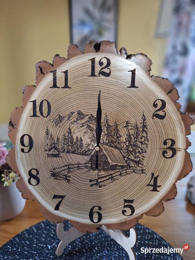 Zegar ścienny z plastra akacji Strzyżów