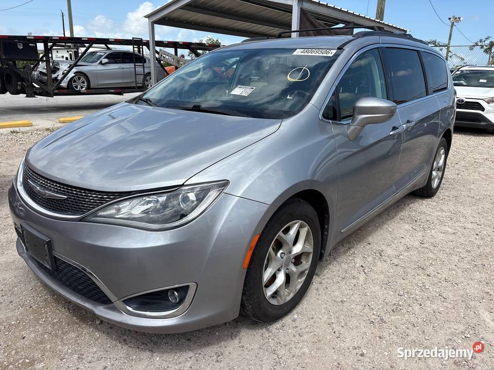 Chrysler Pacifica nieuszkodzony Łuków