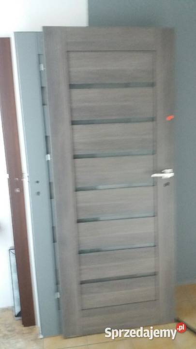 Sprzedam drzwi z wystawy z powodu likwidacji Łódź