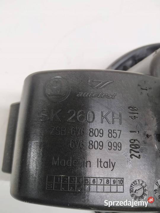 KLAPKA WLEWU PALIWA LA7W 6V6809857 Skoda Fabia osobowe Klapki wlewu paliwa sprzedam