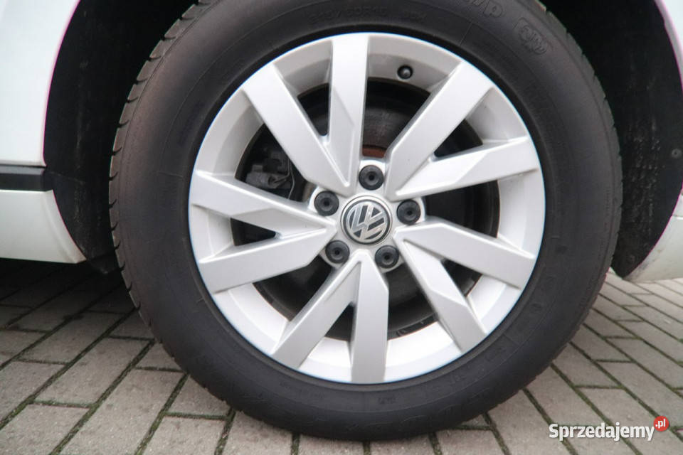 Volkswagen Passat krajowyserwisowanyzarejestr FA światła przeciwmgielne Opole
