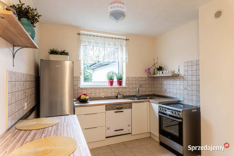 Dom szeregowy ogródek garaż Złotniki