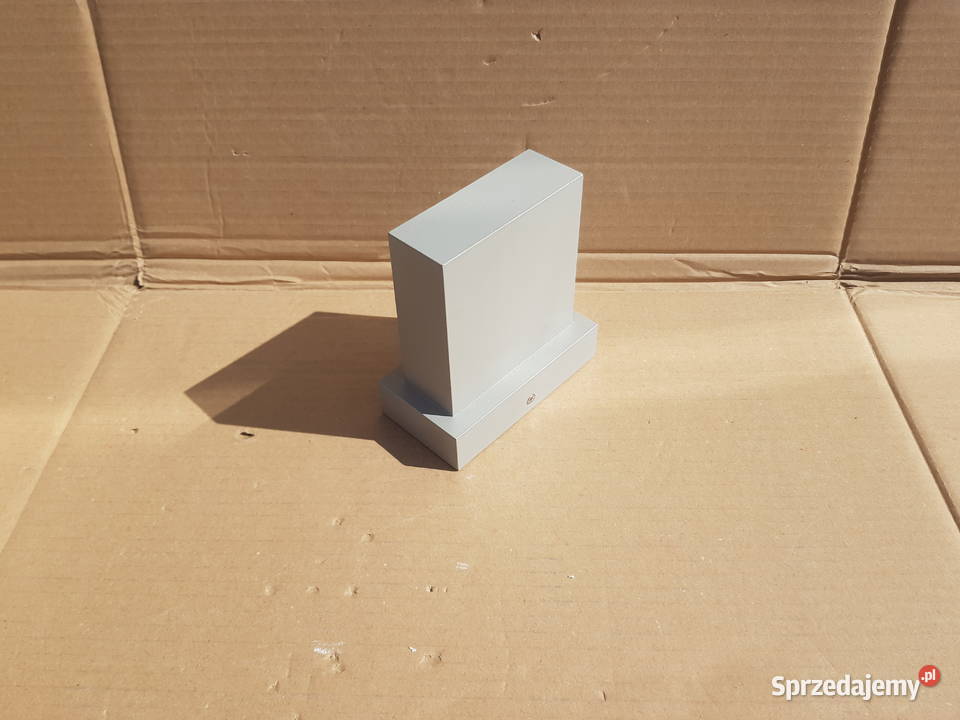 Kinkiet zewnętrzny ścienny na budynek IP44 Warszawa sprzedam