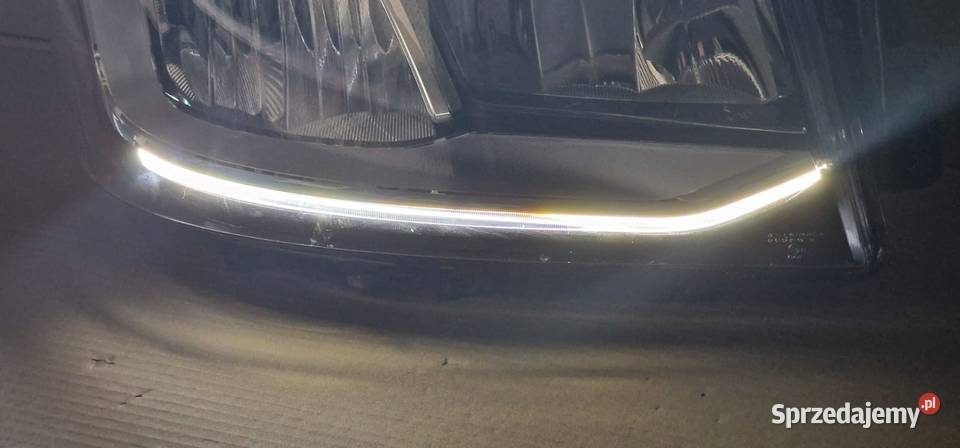SCANIA R S REFLEKTOR PRAWY LAMPA PRAWA FULL LED ciężarowe Bieleń