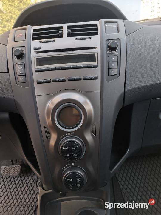 Toyota Yaris automat Niemiec orglakier serwis Yaris Tarnów sprzedam