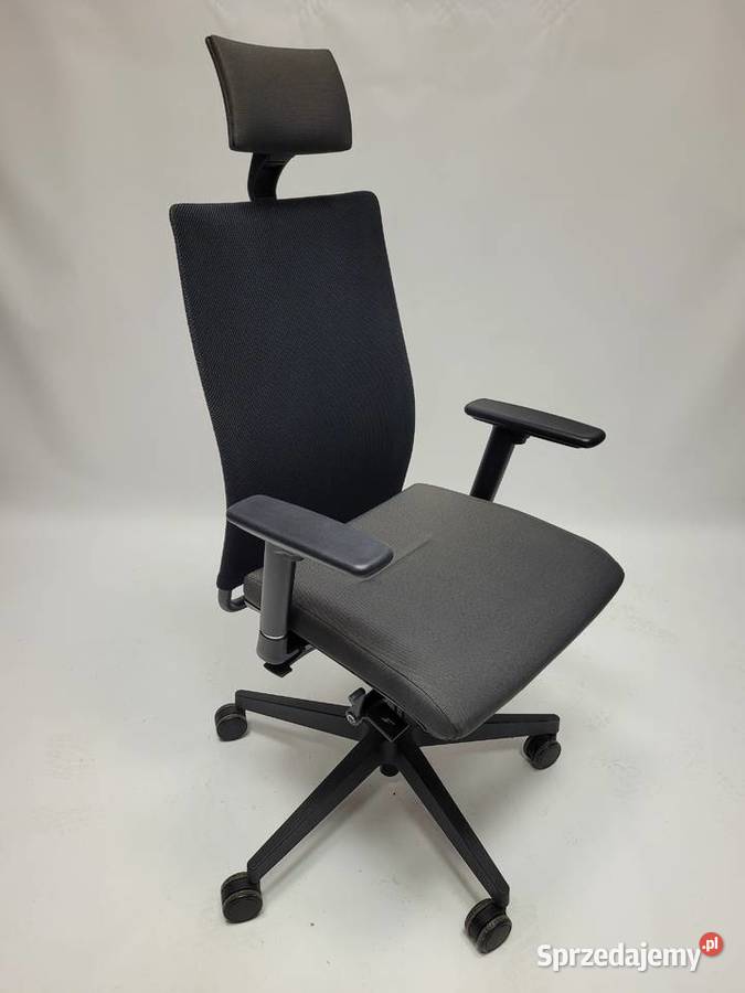 Fotel biurowy Nowy Styl Intrata z zagłówkiem Biuro