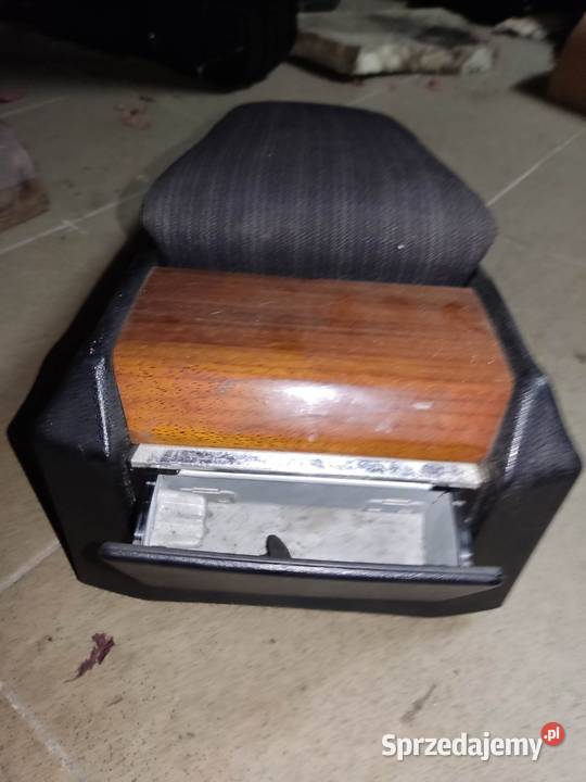 Element centralny tylne kanapy popielniczka c124