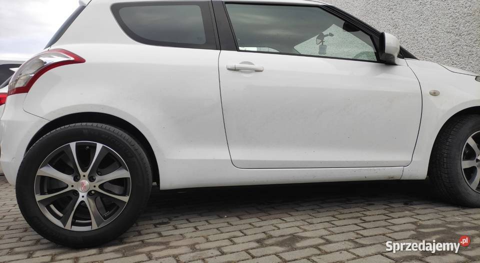 Suzuki Swift nieuszkodzony