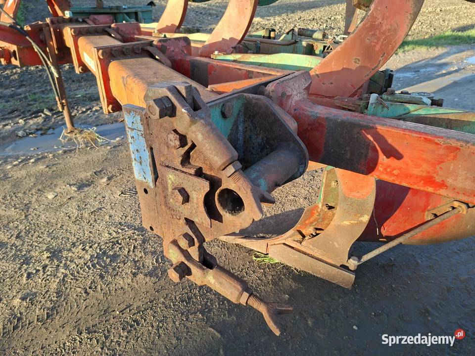 Plug kverneland 4 skibowy obrotowy resor Kverneland wielkopolskie Borek Wielkopolski