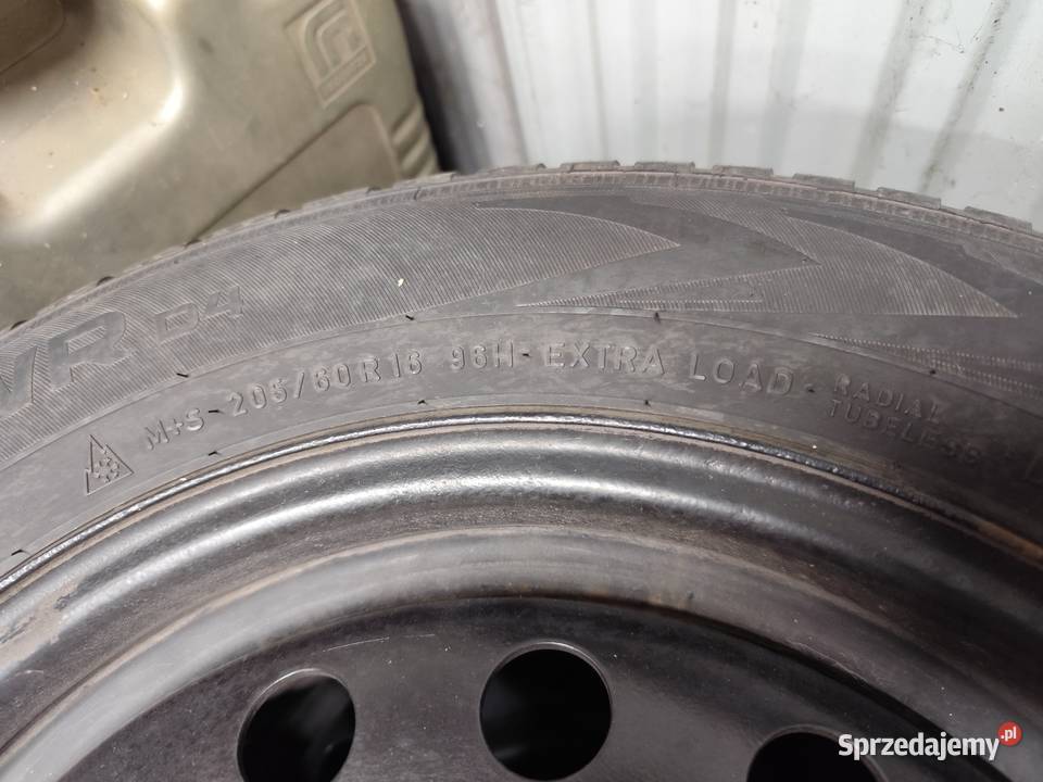 Opony Zimowe Nokian WR d4 205 60 R16 z felgami Samochodowe mazowieckie Rogów