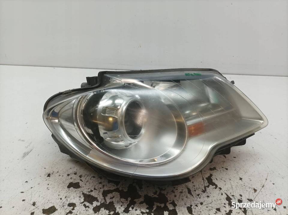 LAMPA PRZÓD PRAWA 1T1941006B 0301233202 VW Lampy przednie