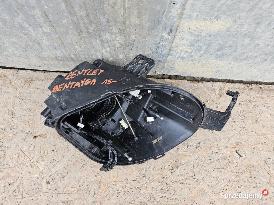 BENTLEY BENTAYGA PUSZKA LAMPY PRAWA PRZÓD PRAWY osobowe Międzychód