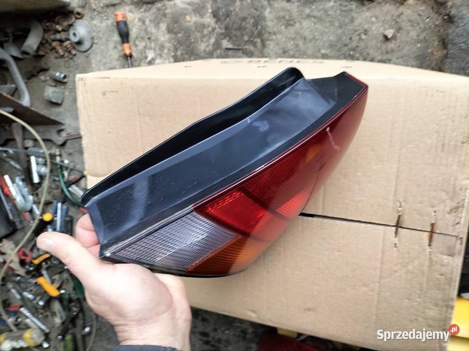 LAMPA TYŁ TYLNA PRAWA MITSUBISHI CARISMA lampy tylne Kamień-Kolonia