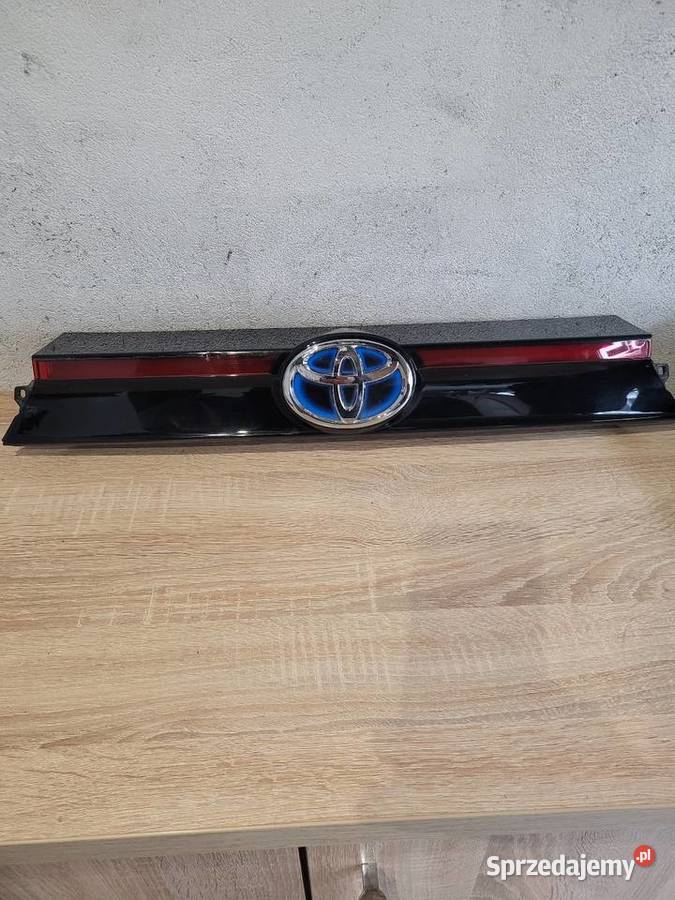 Toyota yaris cross lampy tylne klapy plus blenda Bydgoszcz