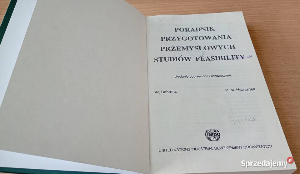 Poradnik przygotowania przemysłowych studiów studia Książki i Podręczniki