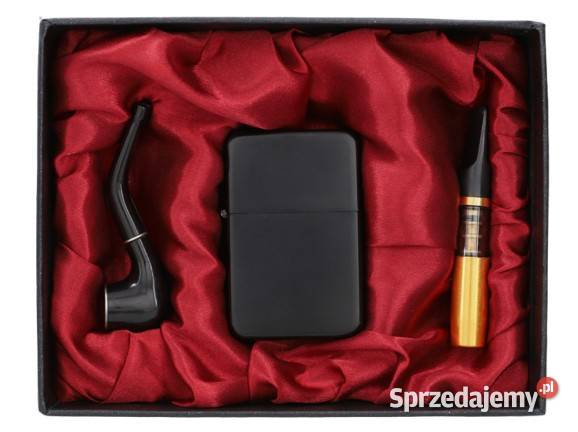 Czarna Zapalniczka Benzynowa w Zestawie z Ostrowy nad Okszą