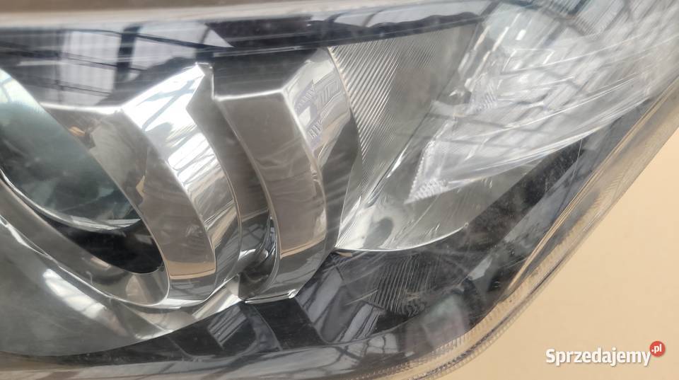 TOYOTA AURIS 2 II LIFT 15 LAMPA PRZEDNIA LEWA śląskie Ruda Śląska