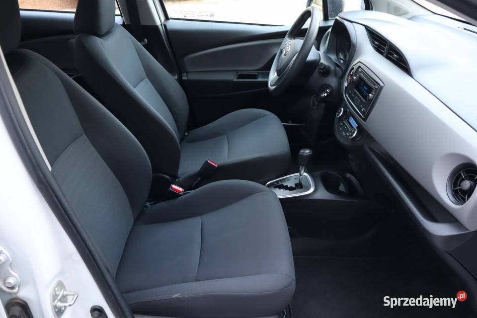 Toyota Yaris 15 Hybrid isofix śląskie Zabrze