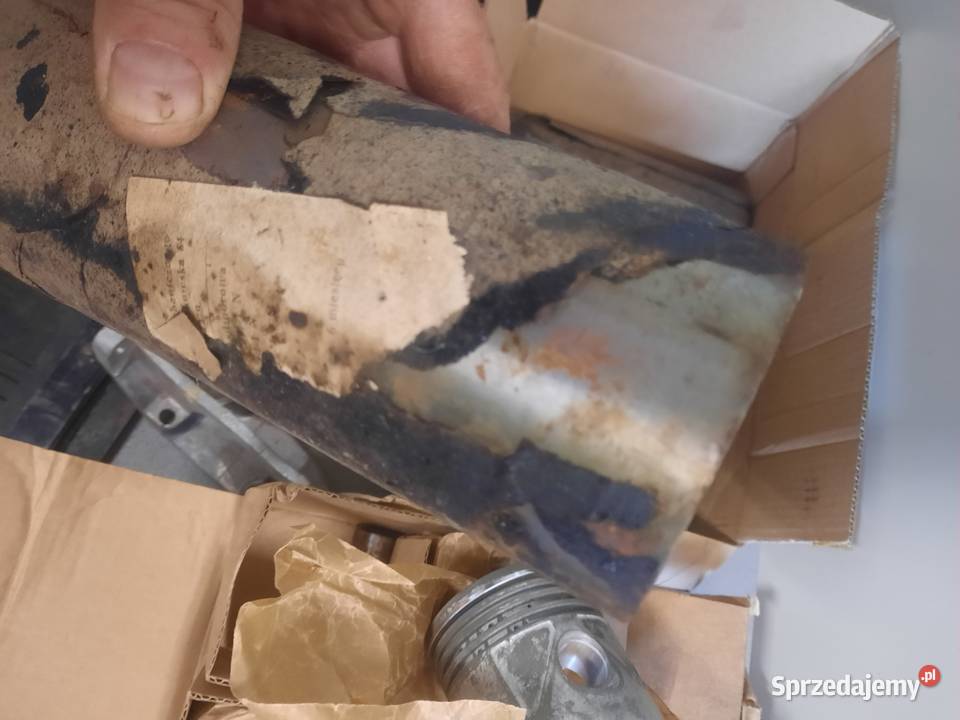 Komplet tloki tuleje pierścienie warszawa fso Brusy