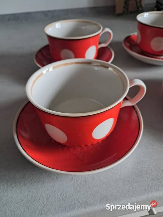 4 filiżanki 6 talerzyków z prlu radzieckiej