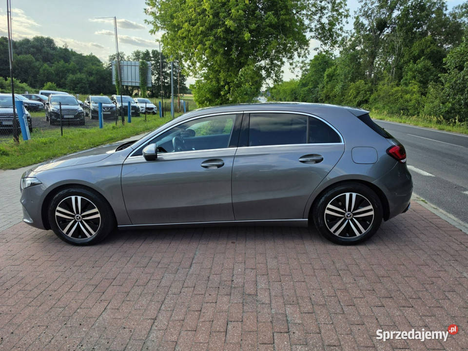 Mercedes A 180 Mercedes A180 13 benzyna automat Mercedes-Benz Cielcza
