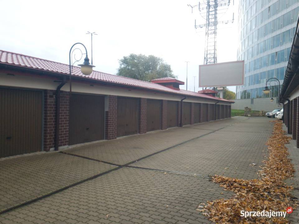 Wolnostojący garaż na wyścigach konnych mazowieckie Warszawa