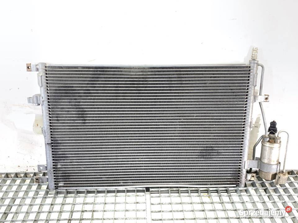 CHŁODNICA KLIMATYZACJI VOLVO XC90 I 29 272 0215 osobowe Wentylatory chłodnic klimatyzacji