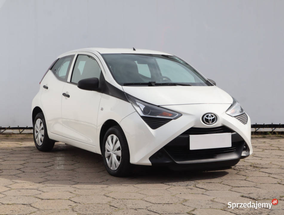 Toyota Aygo 10 VVTi Rok produkcji 2018 Łódź