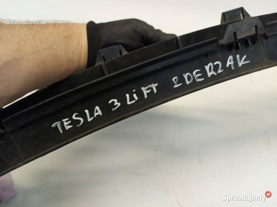 Tesla Model 3 III kratka zderzaka przód przednia sprzedam