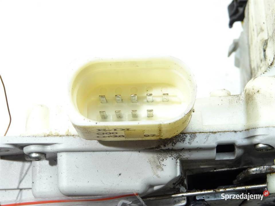 ZAMEK PRZÓD LEWY AUDI A4 B7 Kombi 0408 osobowe