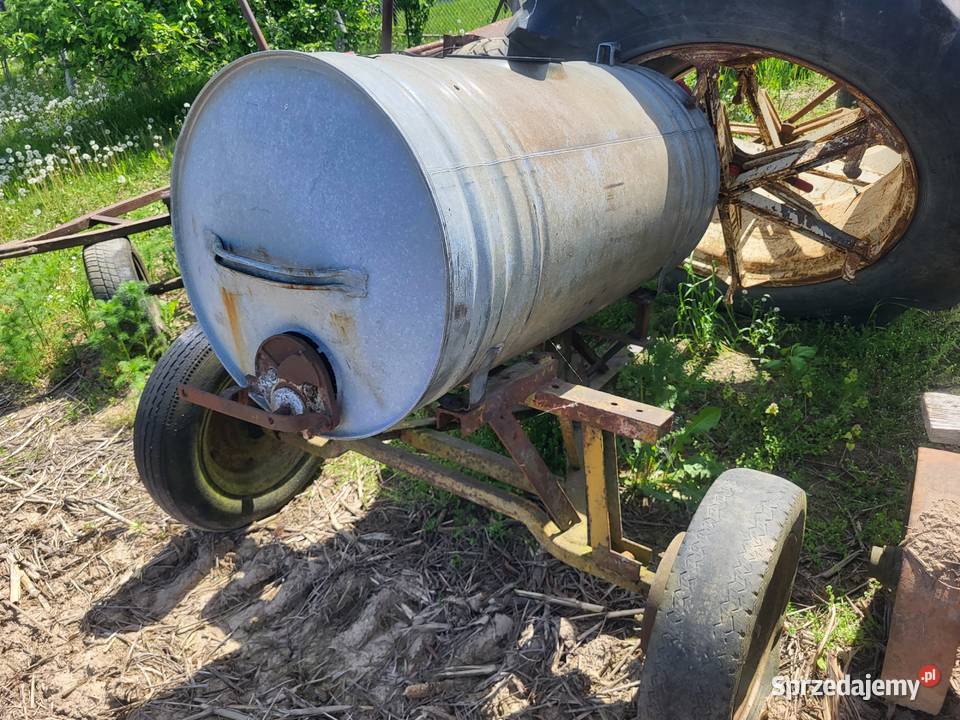 Beczki na wodę poidło bydła Beczkowóz 1000l nieuszkodzony Wąbrzeźno sprzedam