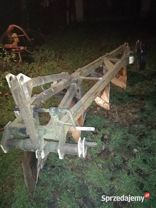 Pług 4 skibowy unia Grudziądz nieuszkodzony Pługi mazowieckie Pietrusy