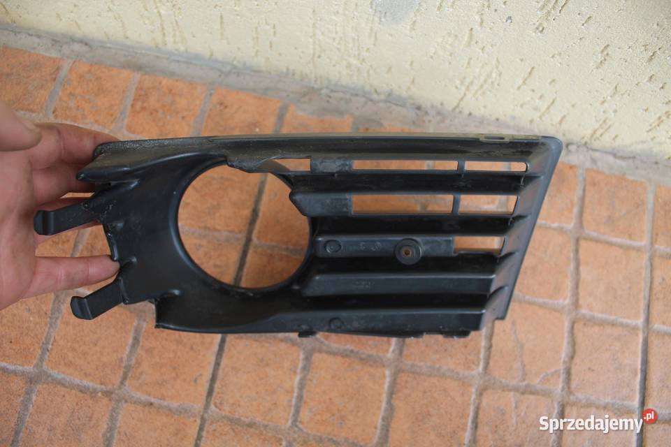 KRATKA ZDERZAKA PRAWA PRAWY PRZÓD VW GOLF V sprzedam