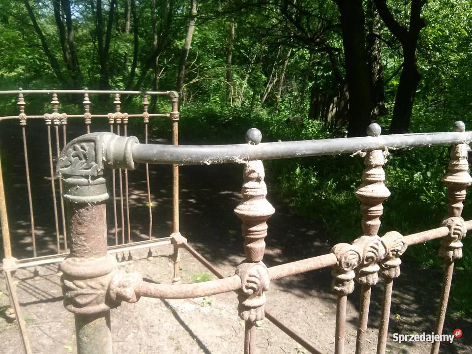 Zabytkowe Metalowe Łóżko z elementami ozdobnymi Antyki, Sztuka, Kolekcje Miedzianowo