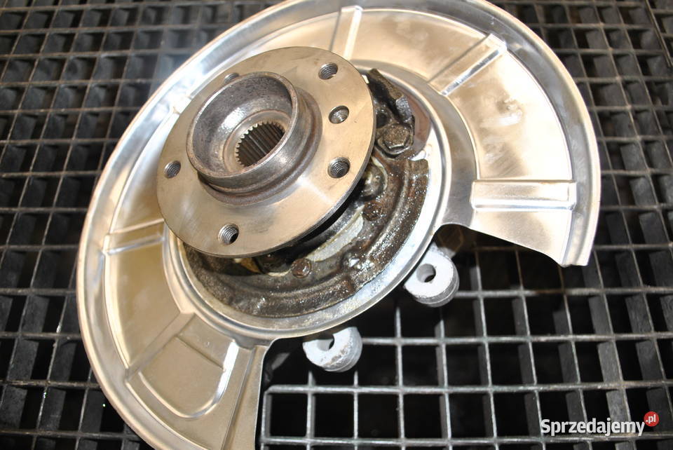 Zwrotnica lewa tylna BMW E60 E61 E60 LCI E61 LCI osobowe