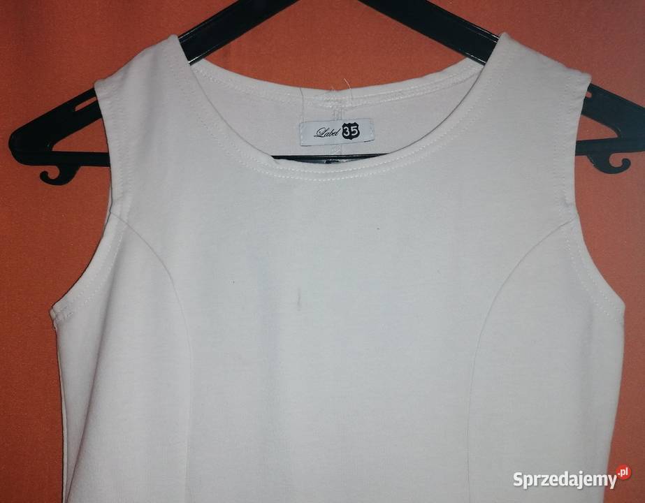 Sukienka Label białoszara na szerokich łódzkie