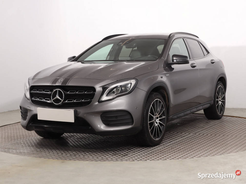 Mercedes GLA GLA 220 4MATIC wspomaganie kierownicy
