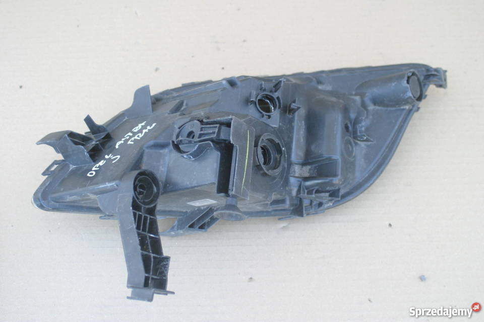 OPEL ASTRA IV J HALOGEN PRAWY PRZEDNI Prawe sprzedam
