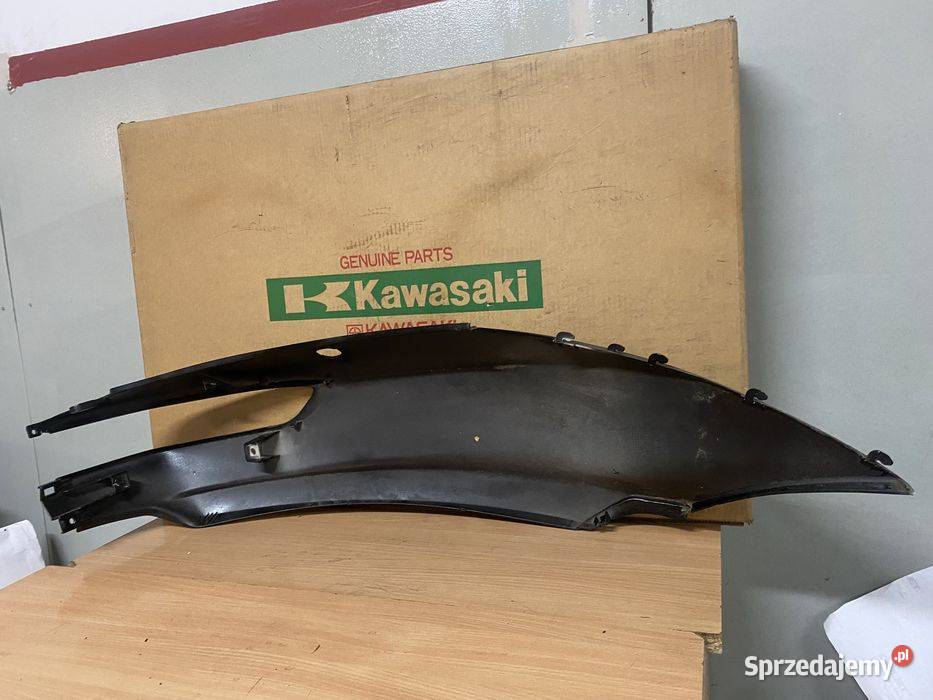 Bok Boczek Owiewka Lewa Piaggio MP3 300 IE wielkopolskie Poznań
